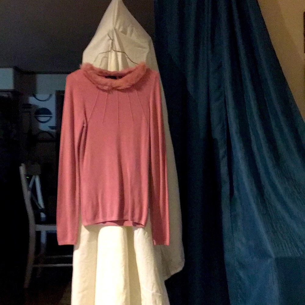 Beautiful long sleeve pullover size S